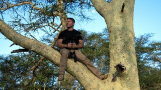 A la rencontre des hippopotames avec Steve Backshall
