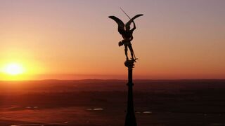 Des monuments et des hommes