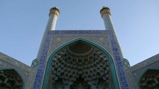 Des monuments et des hommes