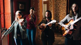 Mademoiselle Holmes - SAISON 1