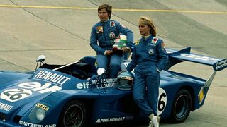 Alpine l'aventure en bleu